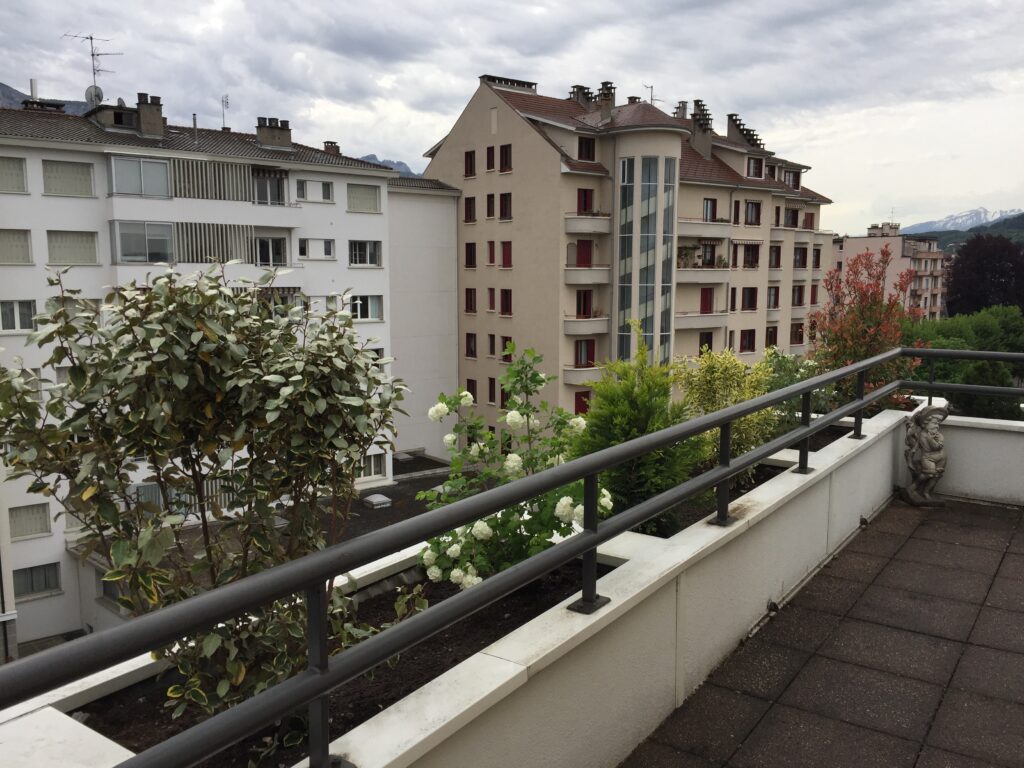 Création jardinière sur balcon annecy